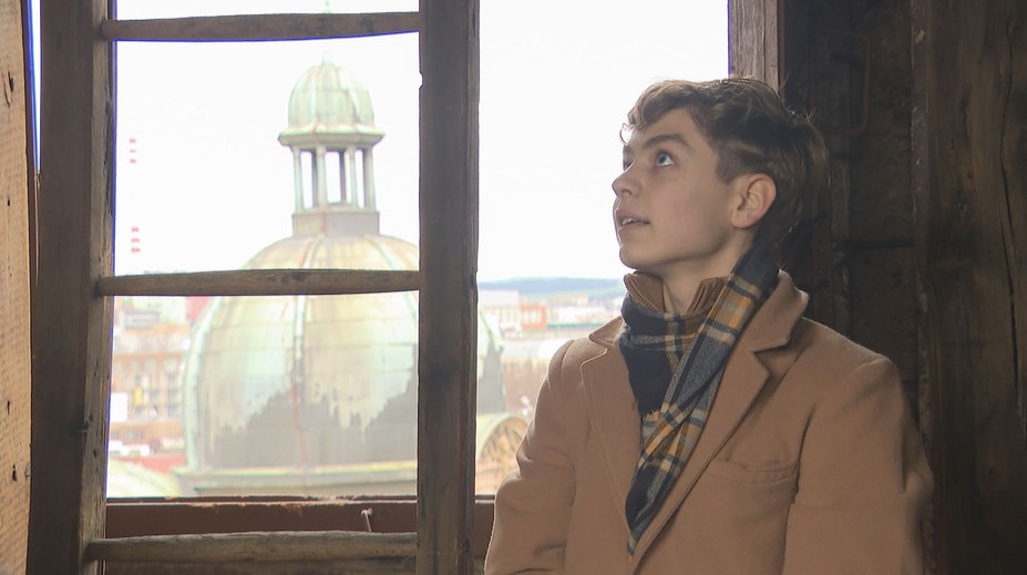 Mladý Bruno zvoní v kostele každý den. Lidé jsou z něho nadšení