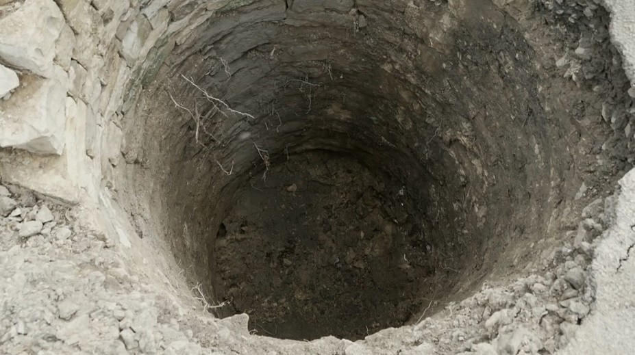 Na Chrudimsku objevili středověkou studnu. Může ukrývat cennosti z minulosti