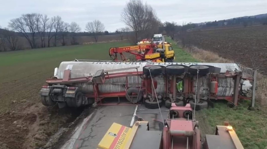 VIDEO: Hrozivá nehoda kamionu! Odhaluje velký nešvar českých silnic