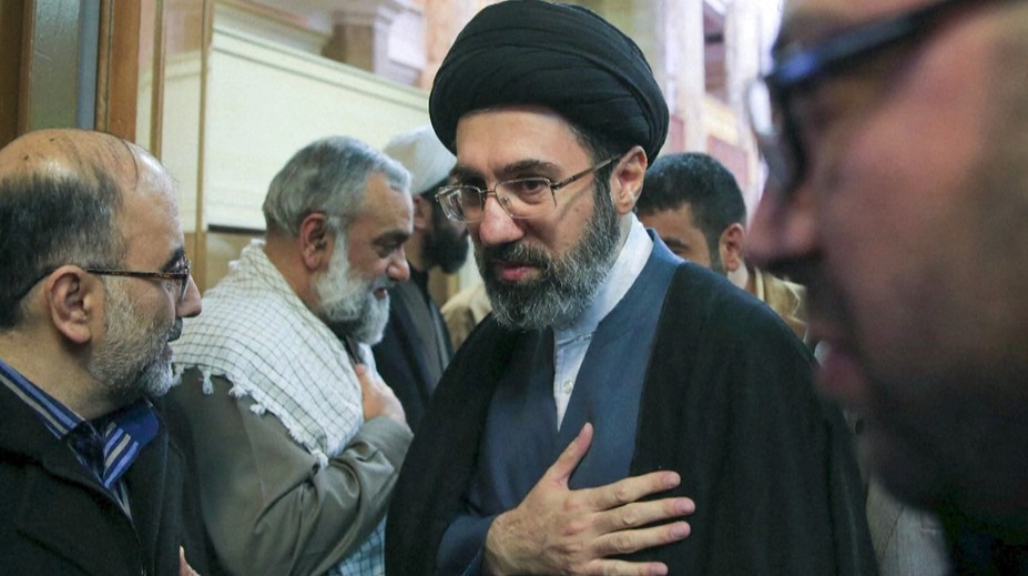 Nejvyšší íránský vůdce je zraněný po útoku. Teherán poprvé promluvil o jeho stavu