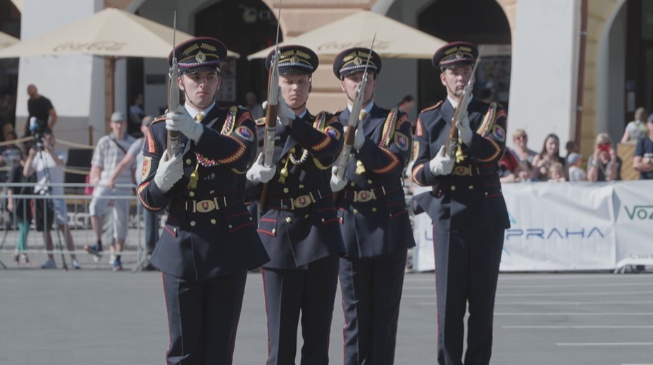 Den s armádou v Hradci Králové. Vidět jste mohli i show čestných stráží