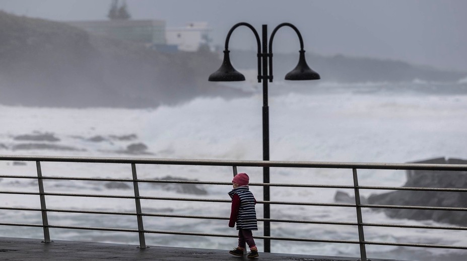 Oblíbenou turistickou destinaci zasáhla extrémní bouře. Poničené jsou i pláže