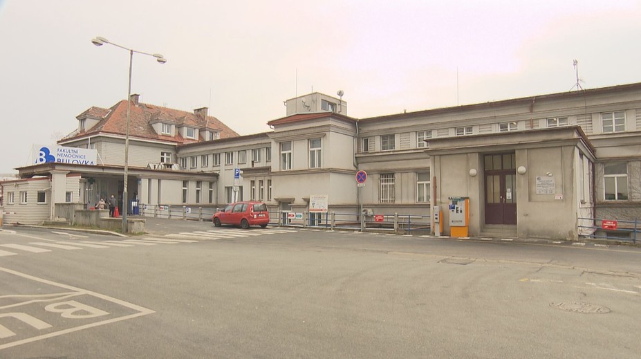 V nemocnici Bulovka zaměnili pacientky. Poškozené dostanou přes dva miliony korun