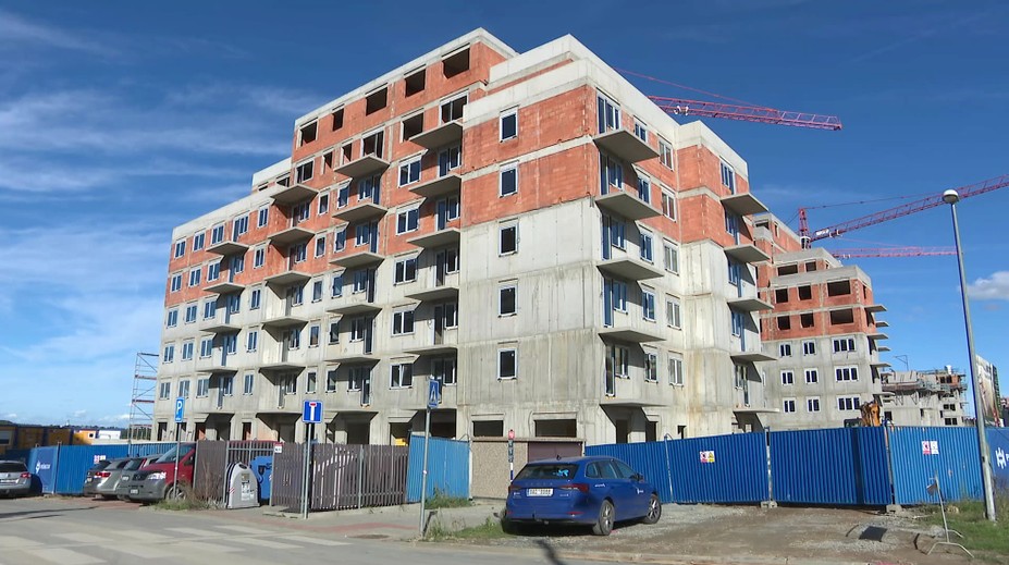 Válka zdražuje i hypotéky a nové byty. Banky se bojí o své peníze