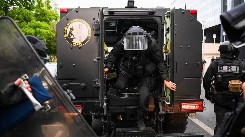 Cảnh sát Paris ngăn chặn vụ tấn công bom tại trung tâm Paris