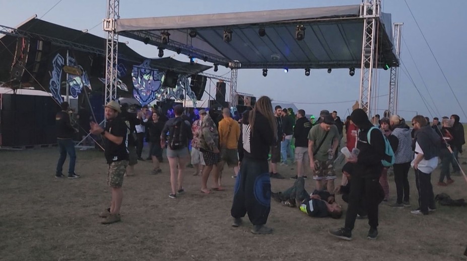 Technaři mají na kopci u Rýmařova party. Místním vadí hluk, zasahovala už police