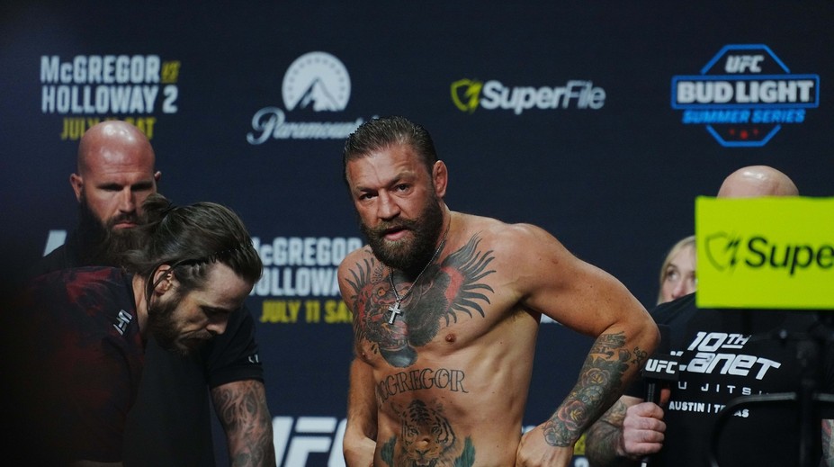 McGregorův hororový comeback. Zranění v prvních vteřinách, vítězí Holloway