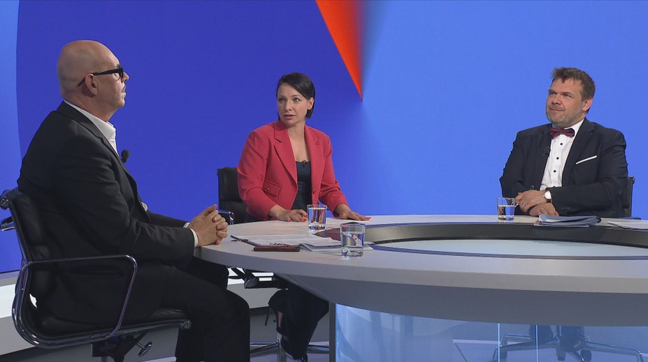 „Hadi v oblecích“ i normalizační výuka. Debata Klempíře s Baxou vygradovala