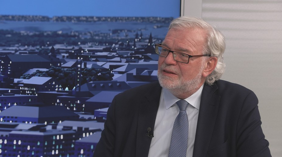 Một Trăm Ngày Chính Phủ: Một Số Bộ Trưởng Không Xuất Hiện, Những Người Khác Không Biết Nói. Sẽ Có Scandal, Theo Buchert