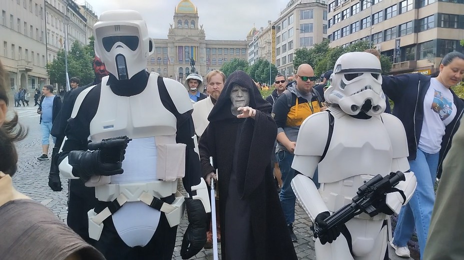 Přednášky, workshopy a množství masek. Fanoušci si připomněli Den Star Wars