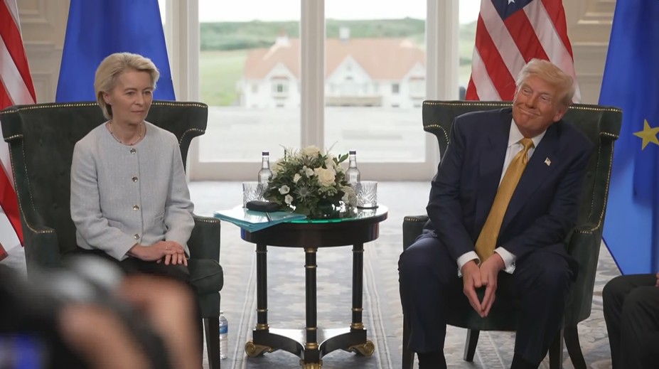 EU odkládá podpis obchodní dohody s USA. Reaguje na nová Trumpova cla