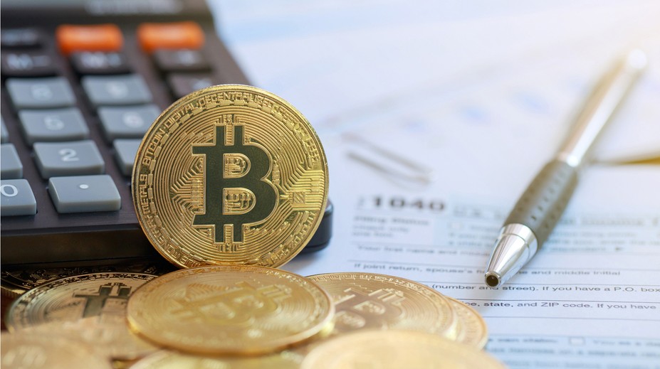 Stát se zbavuje majetku. Nabízí dvojdomek za 1,25 milionu i bitcoiny
