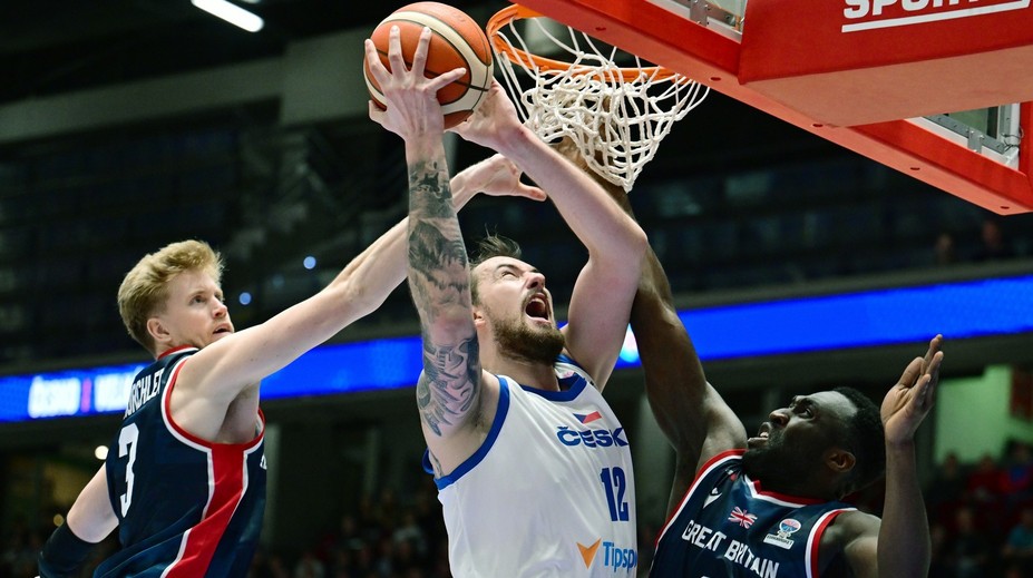 Balvín odmítl s basketbalovou repre odletět do Británie. Hráč se brání