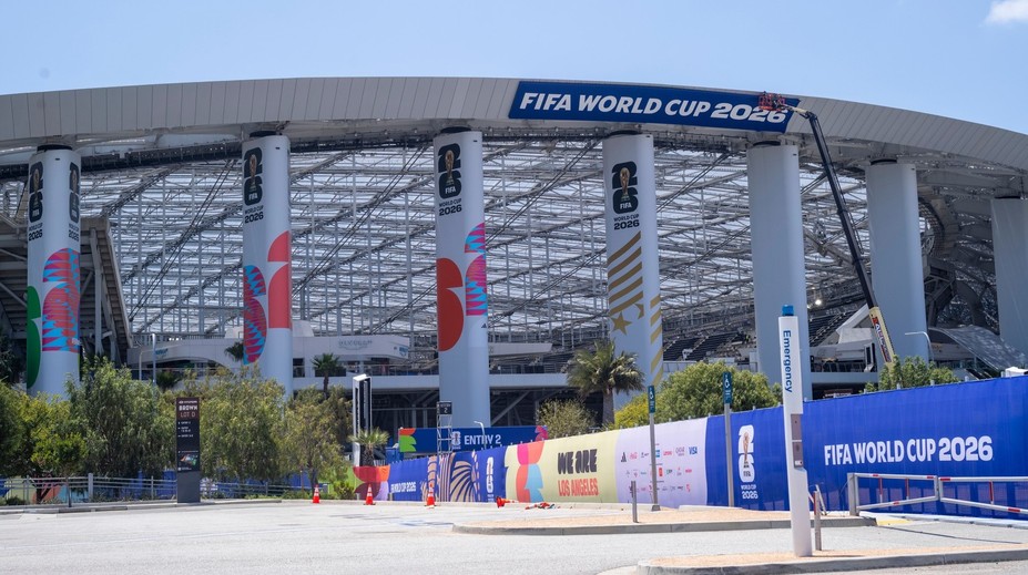 Fanoušky dráždí nenasytná FIFA. Reprezentujte, láká na drahý zážitek