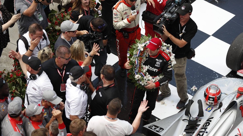 Will Power prolomil oválové prokletí a vyhrál slavnou Indy500!