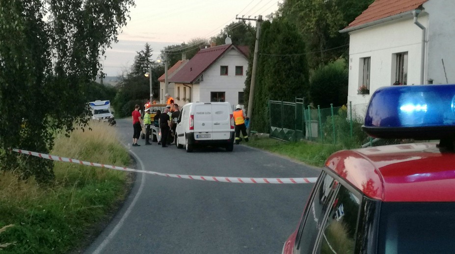 Mladý motorkář se rozbil o sloup, už mu nebylo pomoci