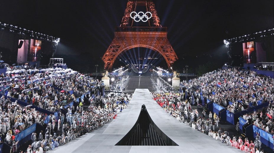 Zahájení OH v Paříži: Prudký liják, olympionici na Seině a zpívající Céline Dion