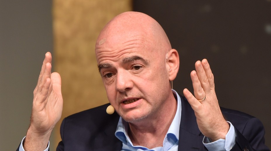 K UEFA se přidává i Severní Amerika. Všechny země prodej odmítají