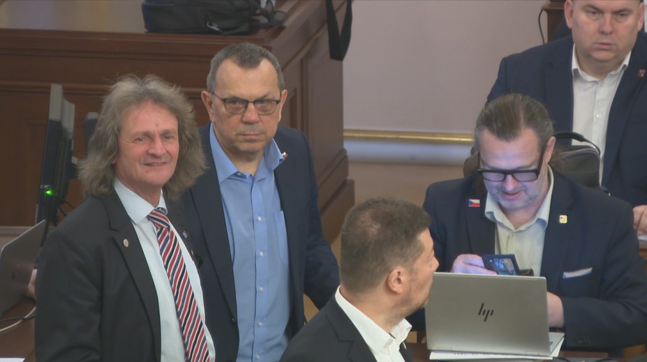 Ve Sněmovně jsou feťáci, tvrdí Ševčík. Politiky jeho slova pobouřila