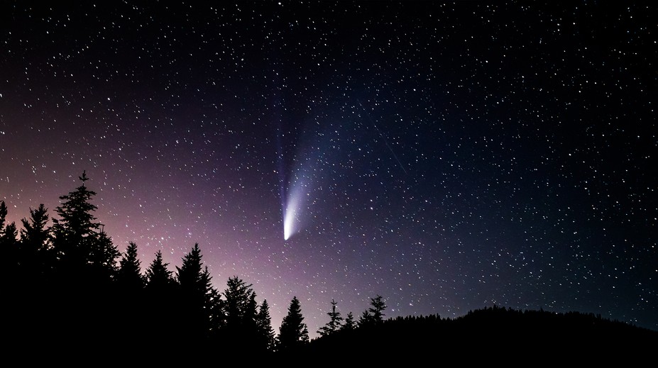 K Zemi míří jasná kometa. Mohla by být viditelná pouhým okem