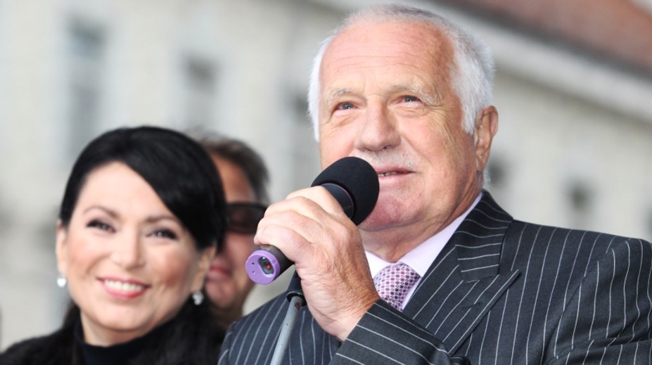 Politický podnikatel Hošek prodělal na Klausovi v kampani 21 milionů!