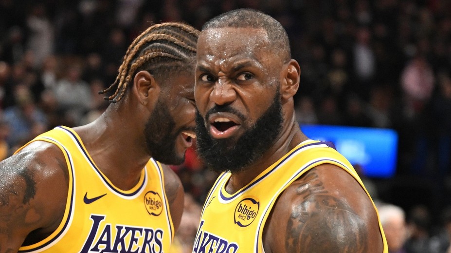 LeBron ukázal týmového ducha. Zahodil 18letou rekordní šňůru pro výhru