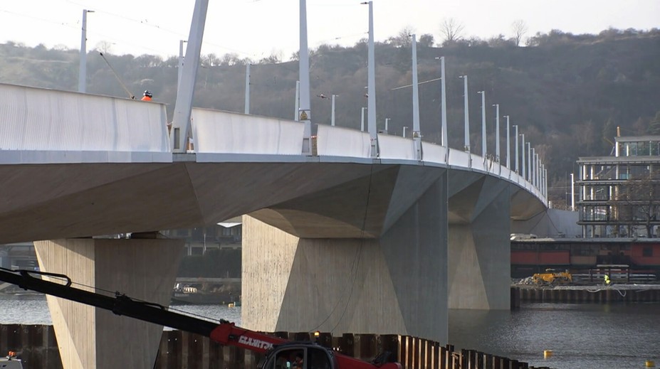 Cầu Dvorecký sẽ mở cửa