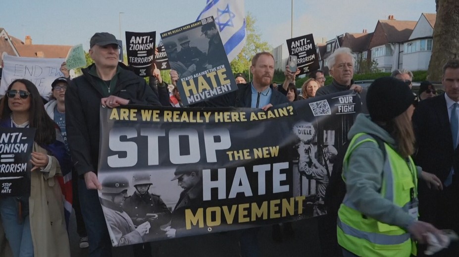 Britská vláda po útoku na Židy zavádí opatření. Mají posílit jejich ochranu