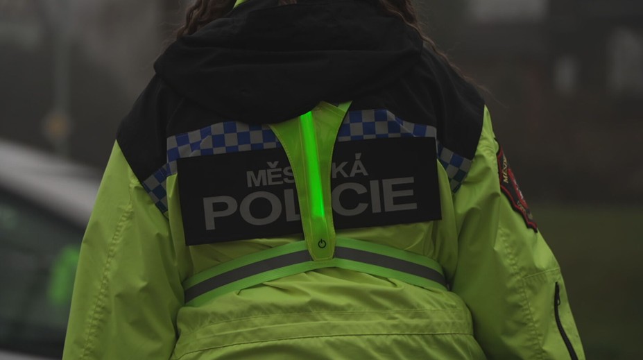 Policistky chtějí být na přechodech lépe vidět. Vyděsil je incident z ledna