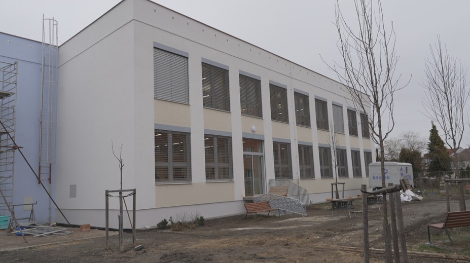 Khai trương phần đầu tiên của trường học tại České Vsi