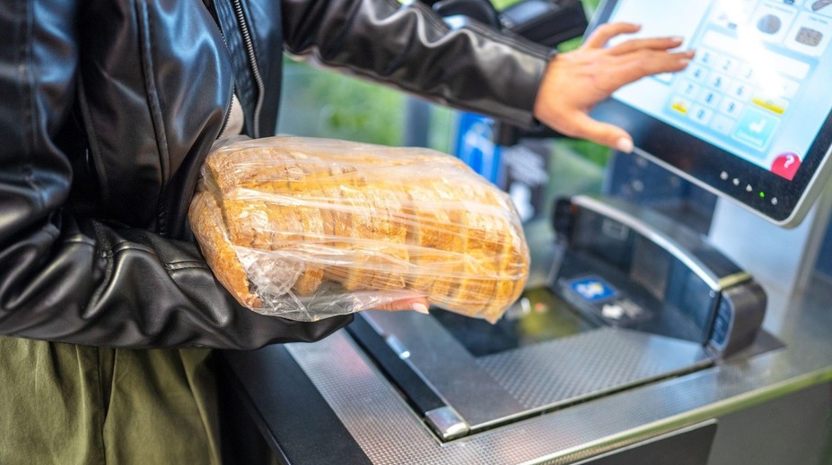 Drsný krok oblíbeného řetězce. Některým zákazníkům zakáže samoobslužné pokladny