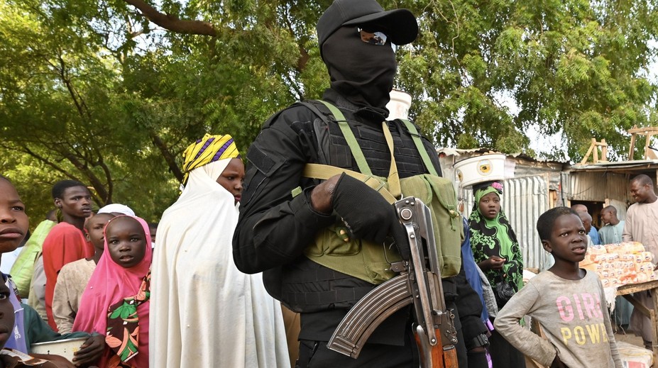 Nigérijští islamisté pobili věřící, zapálili kostel a unesli kněze