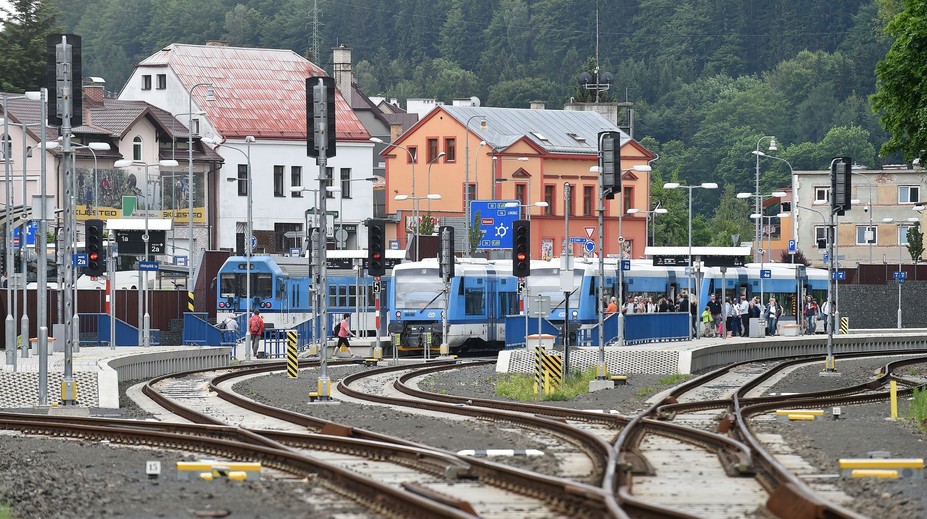 Nejstrmější česká železniční trať nabídne o Vánocích ozubnicovou lokomotivu, parní vlak i motoráček
