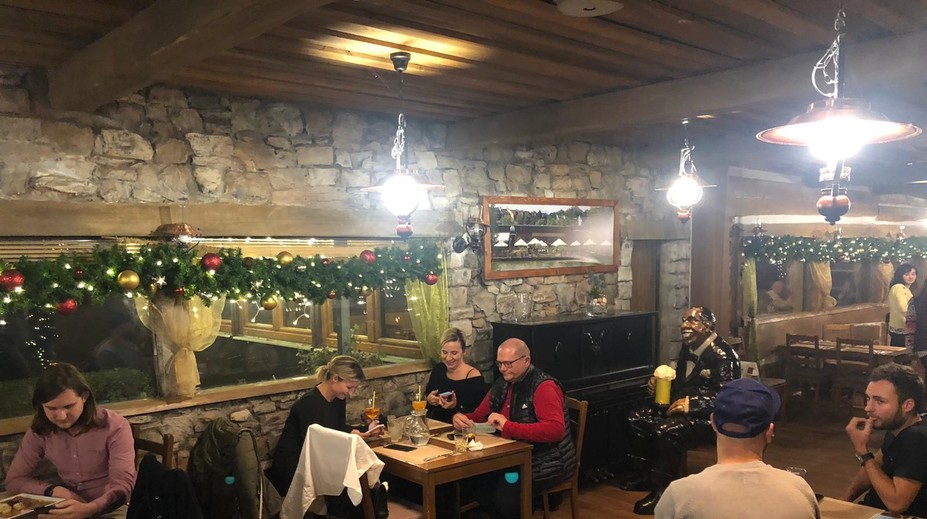 Protest restaurací! Řada podniků ani přes zákaz v osm večer nezavřela