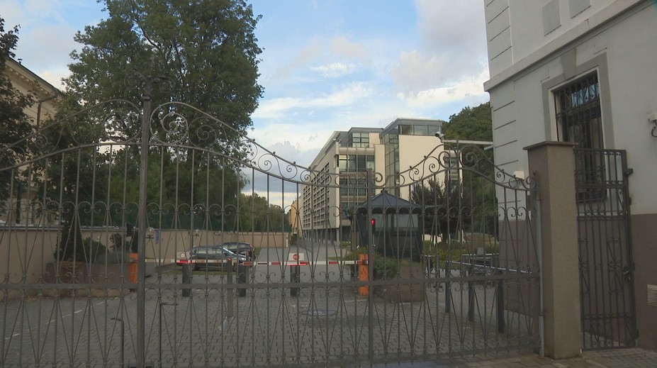 Podmínky bezpečnostní prověrky jsou přísné. Špeh z ministerstva ji měl i tak