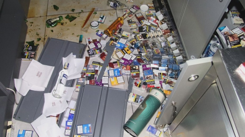 Người đàn ông bị nghi ngờ trộm cắp ô tô và đột nhập vào cửa hàng xăng dầu. Thiệt hại ước tính vượt quá 800.000 korun