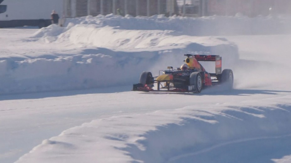 Verstappen si užívá zimní pauzu. Provětral monopost F1 na ledě