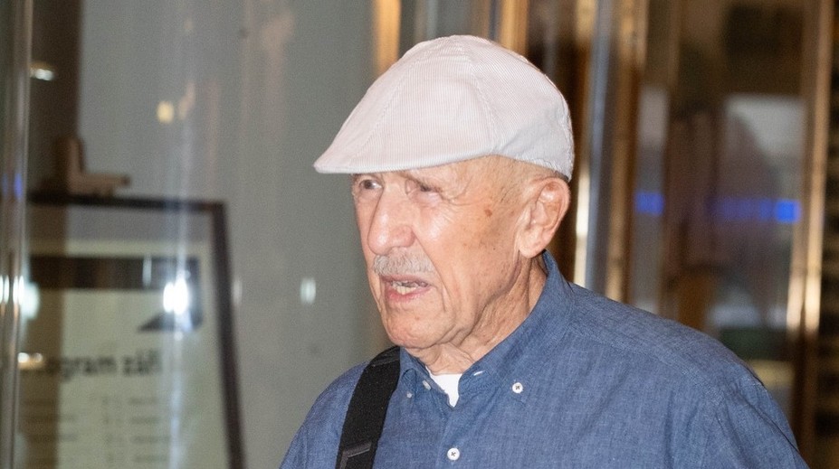 Diễn viên Petr Nárožný bị thương