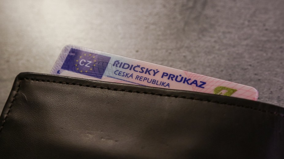 16 lidí z černošického úřadu obvinili kvůli řidičákům