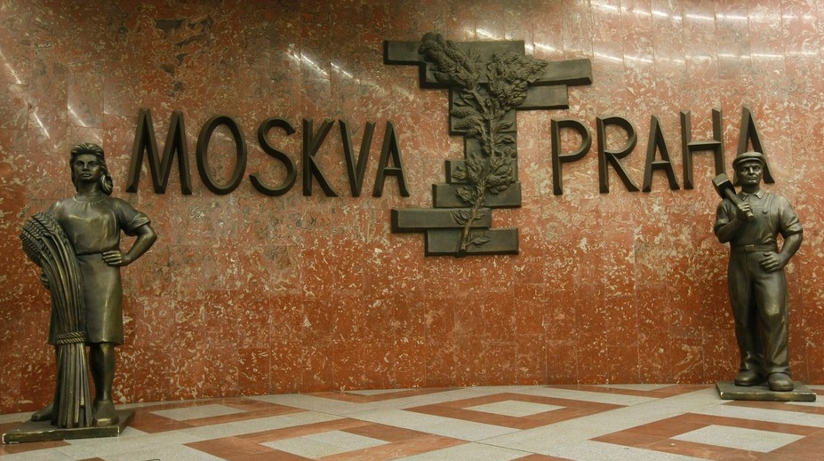 Plastika s Moskvou na Andělu zůstane. Doplní ji ale tabulka s vysvětlením