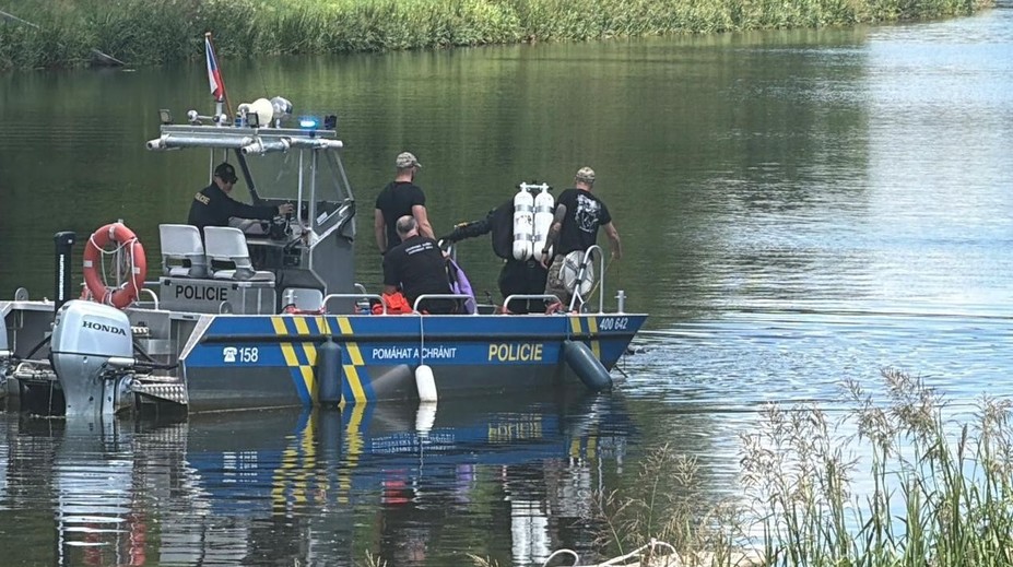 Smutný konec pátrání. Policie našla pohřešovaného muže mrtvého v řece