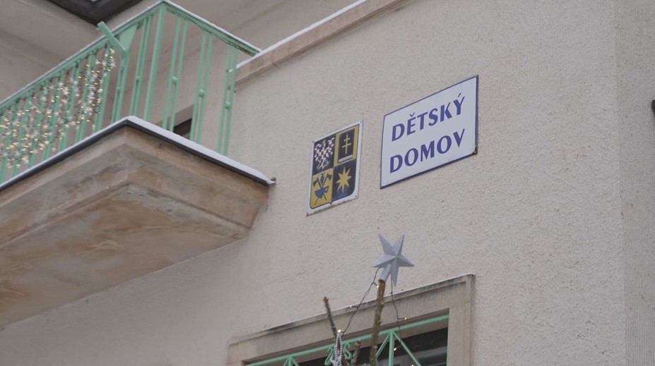Dětské domovy opustí ročně stovky mladých lidí. Polovina z nich končí na ulici