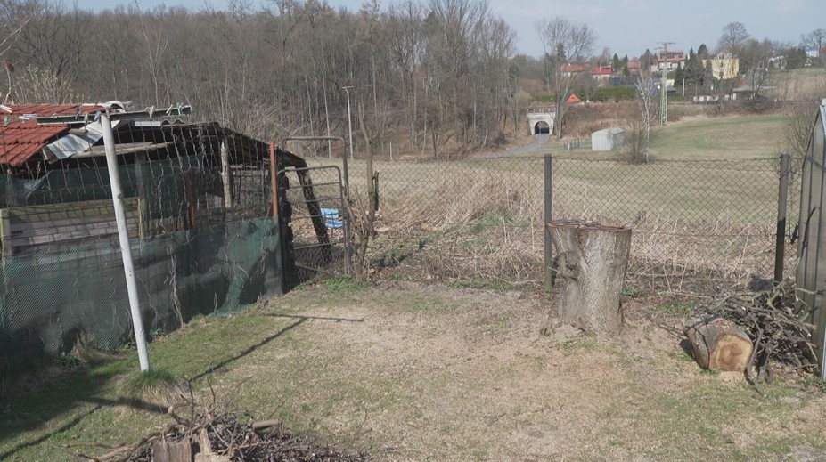 Các chủ sở hữu đất tranh chấp tại Petřvald yêu cầu hoàn lại thuế tài sản