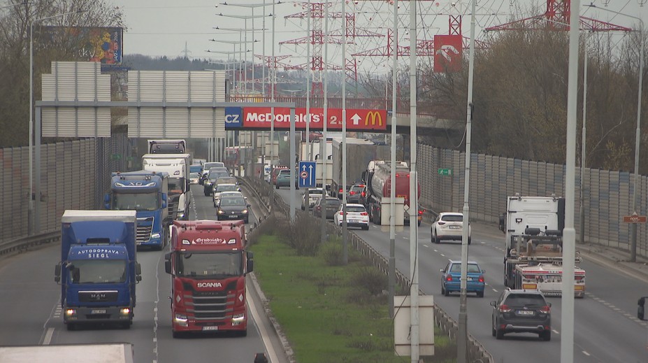 Dopravní tepnu v Praze čekají brzy opravy. Experti počítají s komplikacemi