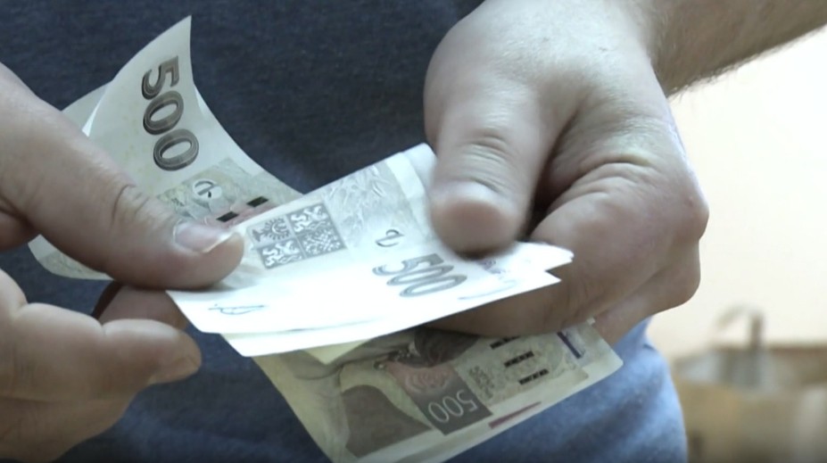 Mzdy v Česku vloni raketově rostly, v průměru už překonaly 50 tisíc