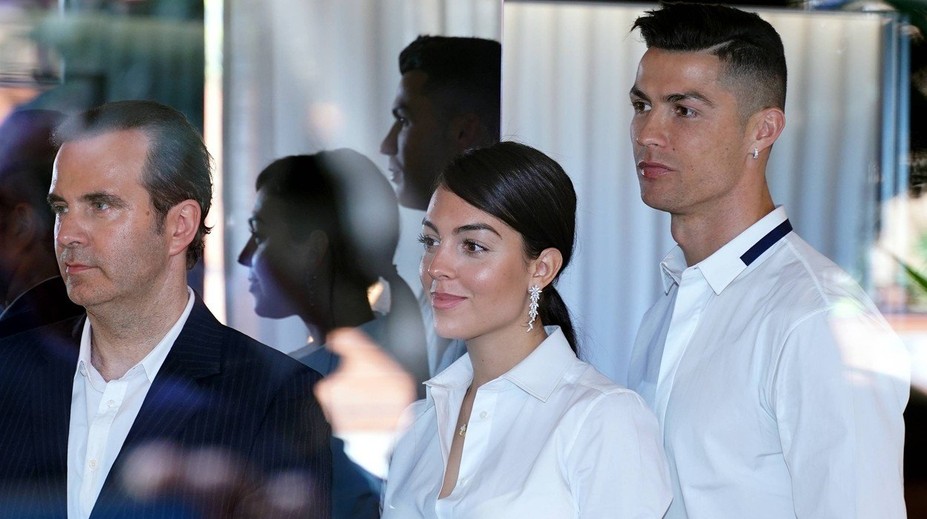 Ronaldo vynechal zápas, otevíral kliniku na transplantaci vlasů
