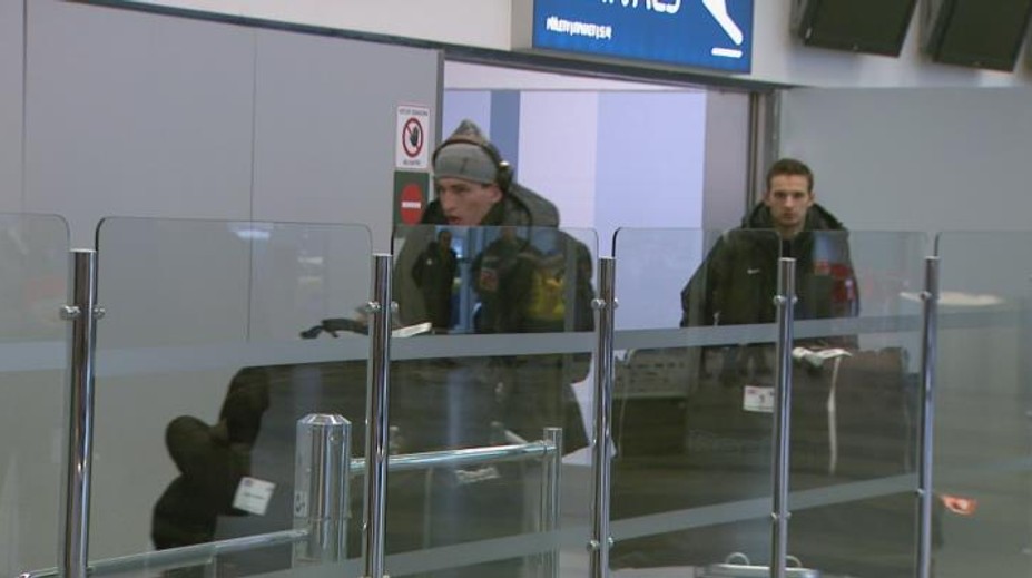 Hokejová dvacítka se vrátila z MS! Kouč Přerost se neukázal