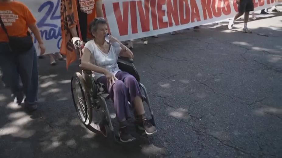 Seniorka (87) po vystěhování z domova zemřela. Stala se symbolem španělských protestů