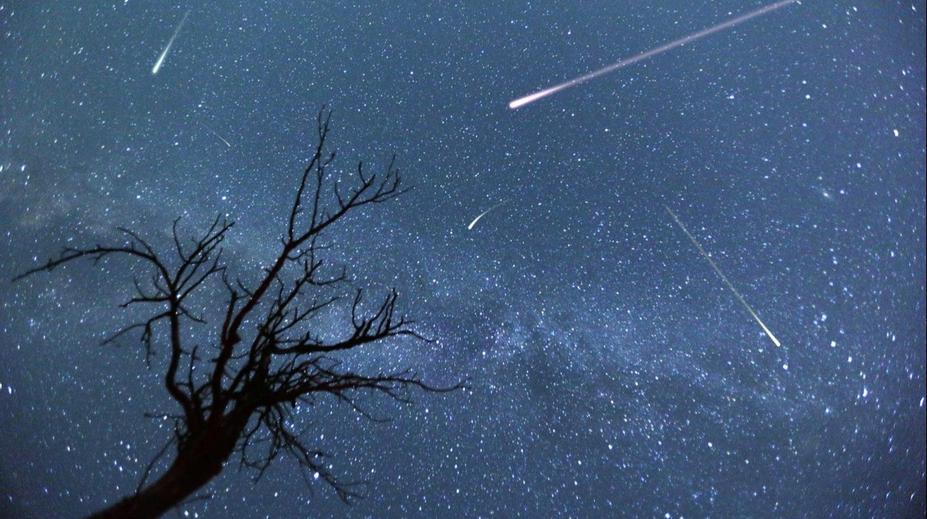 Unikátní podívaná nad Českem. V noci vrcholí meteorický roj Geminidy