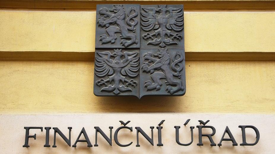 KOMPLETNÍ SEZNAM: Resort zruší desítky finančáků. Nahradí je výjezdy a linky
